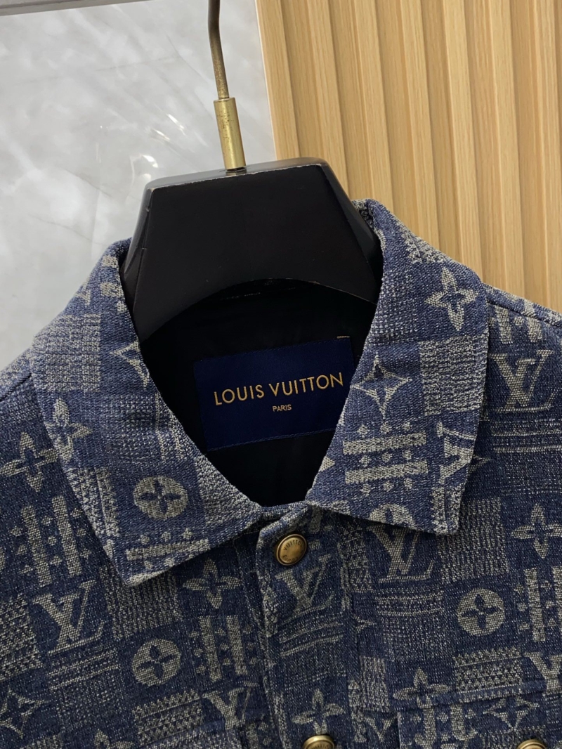 l0vis Vvtt0n outwear